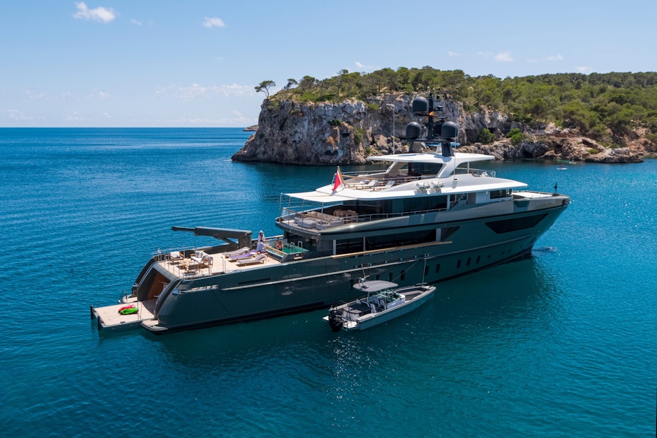 Moka Yacht For Charter Sanlorenzo Luxury Yacht Charter